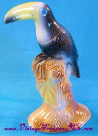 Image for Brazil Lusterware Toucan Bird Vintage Figurine/Statue <b><span style='color:red'> *****PRIORITY MAIL SHIPPING INCLUDED – DOMESTIC ORDERS ONLY!***** </span></b><span style='color:purple'>