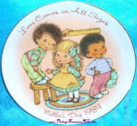 Avon Mother's Day Vintage 1984 'Love Comes in All Sizes' Collector Plate <b><span style='color:red'> *****FIRST CLASS SHIPPING INCLUDED – DOMESTIC ORDERS ONLY!***** </span></b><span style='color:purple'> Image for Avon Mother's Day Vintage 1984 'Love Comes in All Sizes' Collector Plate <b><span style='color:red'> *****FIRST CLASS SHIPPING INCLUDED – DOMESTIC ORDERS ONLY!***** </span></b><span style='color:purple'>